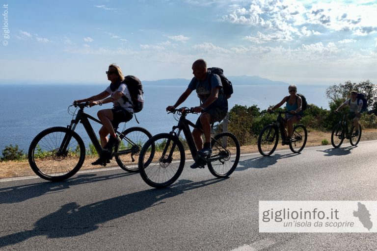 E-Bike - Mountainbike in salita all'Isola del Giglio