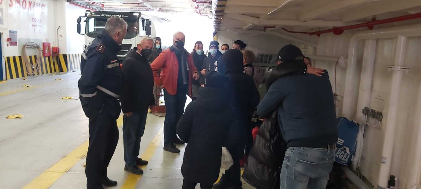 Profughi dell'Ucraina accolti sul traghetto all'Isola del Giglio
