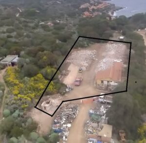 Veduta dal drone degli lavori di demolizioni all'Isola di Giannutri
