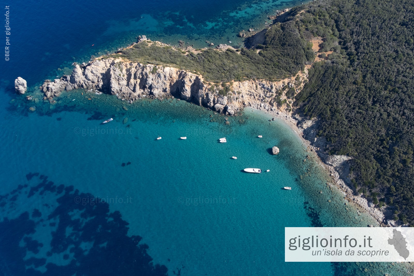 Faraglione di Camese con cala del Gesso, Isola del Giglio