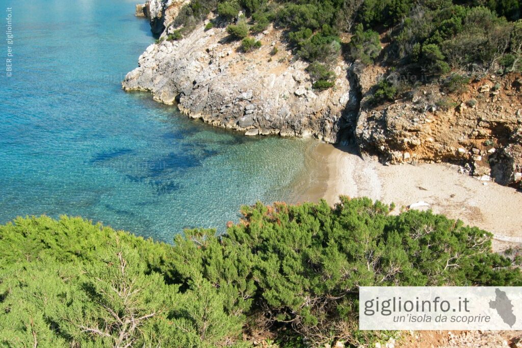 Spiaggia Petruso nella baia di Giglio Campese, Isola del Giglio